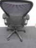 Herman Miller Aeron Ergonomic Adjustable Mesh Office Chairwith Adjustable Arm Rests & Fabric Arm Caps.Size B.NOTE: seat pan requires refurbishment (As Viewed/Pictured).&nbsp; - 4