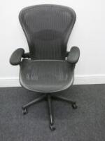 Herman Miller Aeron Ergonomic Adjustable Mesh Office Chairwith Lumbar Support, Adjustable Arm Rests & Fabric Arm Caps.Size B. 