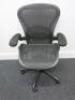 Herman Miller Aeron Ergonomic Adjustable Mesh Office Chairwith Lumbar Support, Adjustable Arm Rests & Fabric Arm Caps.Size B.&nbsp;