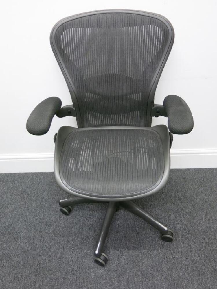 Herman Miller Aeron Ergonomic Adjustable Mesh Office Chairwith