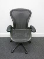 Herman Miller Aeron Ergonomic Adjustable Mesh Office Chairwith Lumbar Support, Adjustable Arm Rests & Vinyl Arm Caps.Size B. 