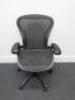 Herman Miller Aeron Ergonomic Adjustable Mesh Office Chairwith Lumbar Support, Adjustable Arm Rests & Vinyl Arm Caps.Size B.&nbsp;