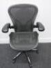 Herman Miller Aeron Ergonomic Adjustable Mesh Office Chairwith Lumbar Support, Adjustable Arm Rests & Vinyl Arm Caps.Size B.&nbsp;
