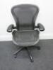 Herman Miller Aeron Ergonomic Adjustable Mesh Office Chairwith Lumbar Support, Adjustable Arm Rests & Vinyl Arm Caps.Size B.NOTE: seat pan requires refurbishment (As Pictured/Viewed).&nbsp; - 7