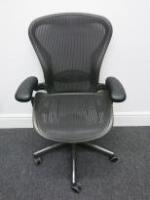 Herman Miller Aeron Ergonomic Adjustable Mesh Office Chairwith Lumbar Support, Adjustable Arm Rests & Vinyl Arm Caps.Size B. 