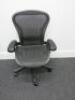 Herman Miller Aeron Ergonomic Adjustable Mesh Office Chairwith Lumbar Support, Adjustable Arm Rests & Vinyl Arm Caps.Size B. 