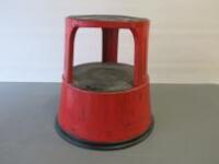 Kikalong Metal Warehouse Step Stool.