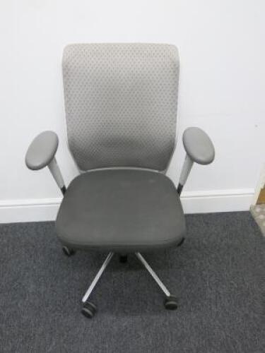 Vitra ID Mesh Adustable Office Chair in Light Grey with Lumbar Support & Adjustable Arms.