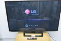 LG 60" Plasma Full HD 1080p TV, Model 60PA650T, S/N 205MAZV1T093.Comes with Stand & Remote. 