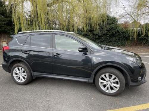 EO13 KYE: Toyota RAV4 Icon D-4D, Black Estate.Manual 6 Gears, Diesel, Mileage 35,150. Fitted with Sat Nav, Roof Bars & Cargo Net. 2 Owners from New. Comes with V5, 2 x Keys, Service Book & Owners Pack. 