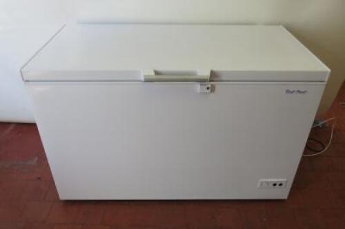 Best Frost Chest Freezer, Model 10C420MS, Capacity 395Lt. Size H84cm x W132cm x D75cm. Comes with 2 Trays.