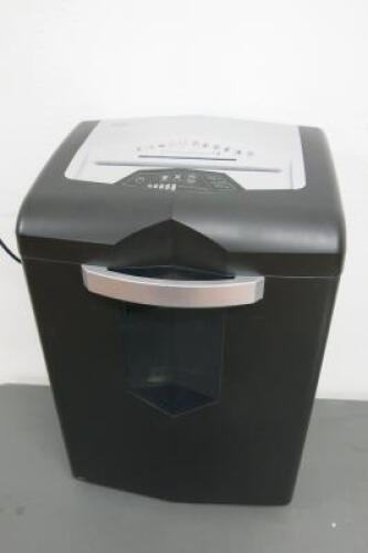 Ativa Automatic Shredder, Model AT-18XN. Shredding Capacity 18 Sheets.