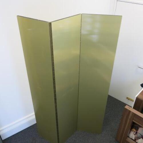 Gold 3 Panel Di-Bond Butler Finish Frame Screen Room Divider. Size H190 x W40 x D15cm. Approx Overall Length 110cm.