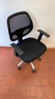 Mesh Back Height Adjustable Swivel Chair Upholstered in Black Fabric.