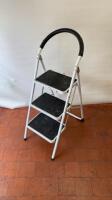 3 Tread Extended Handrail Step Stool. Weight Capacity 150kgs.