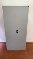 Realspace Pro 2 Door Cabinet with 4 Shelves in Grey. Size H195cm x W92cm x D42cm. 