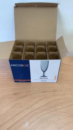 Box of 12 Arcoroc Savoie 17cl Champagne Flutes.