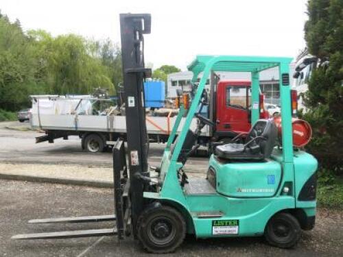 Mitsubishi LPG Fork Lift Truck, Model FG18K, S/N EF25A-85623, 4012 Hrs, DOM 2002, Side Shift, Max Fork Height 3M, Weight Capacity 1600kg. Comes with 2 Spare Gas Bottles: