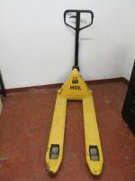 DF-Hand Pallet Truck, Capacity 2000kg.