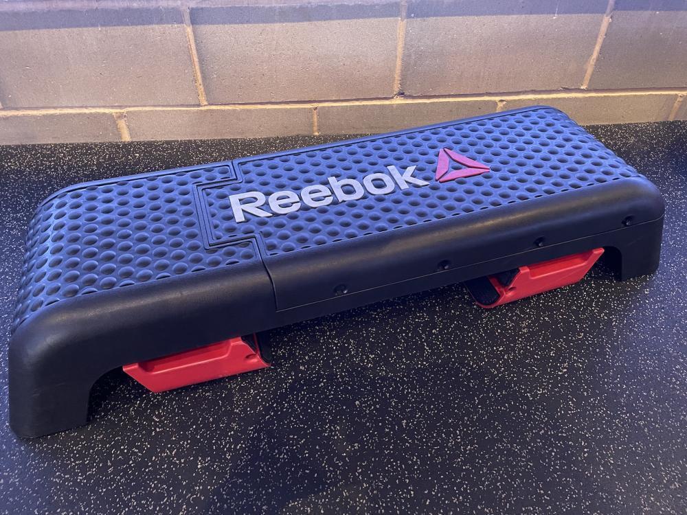Reebok Studio Deck in Black & Red. Adjustable Step Up & Incline Bench.