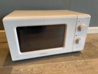 Daewoo Domestic Microwave, Model KOR6M17R.