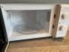 Daewoo Domestic Microwave, Model KOR6M17R. - 3