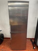 Siemens Upright Fridge/Freezer, Model FD9006, S/nKG33NX74GB/02. Size H170cm x W60cm x D60cm.