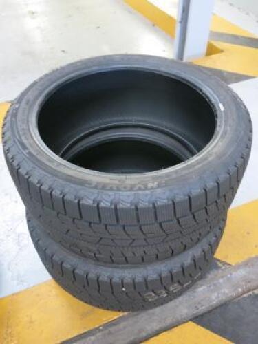 2 x Invovic EL805 Part Worn Winter Tyres. Size 225/40/18.