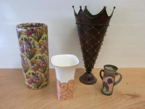 4 x Items of Homeware to Include: 1 x Wedgewood Marrakech Vase, 2 x Umbrella Stands & 1 x Ceramic Vase.