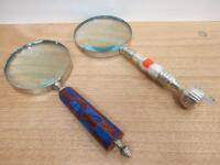 2 x Magnifying Glasses