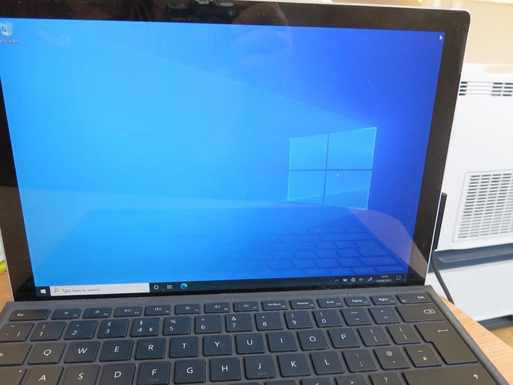 Microsoft Surface Pro Tablet, Model 1796. Intel Core i5