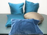 5 x Assorted Scatter Cushions (As Viewed/Pictured).