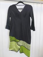 Countess of Frog Designer Ladies Black/Green V Neck Panelled Knee Length Dress. Size S.