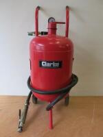 Clarke 32Lt Pressurised Sandblaster, Model CPSB100B.