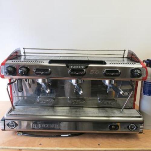 La Spaziale S8 3 Group Automatic Coffee Machine, Model TA EK3, S/N 962070, DOM 2017. Comes with Brita Purity C500 Quell ST Water Filter & Digiflow 8000T.
