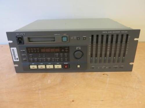 Sony Digital Audio Recorder, Model PCM-800.
