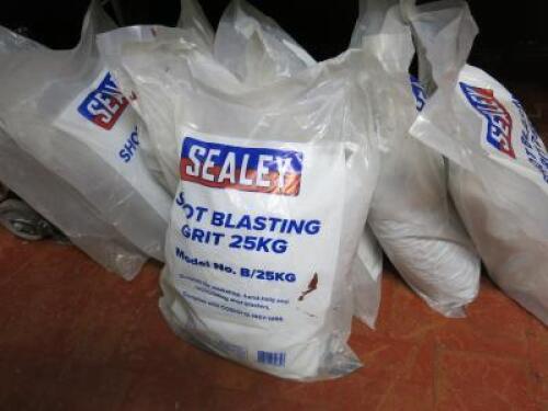 7 x Bags of Sealey 25kg Shot Blasting Grit. Model B/25kg.