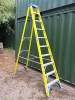 Werner 10 Tread Swing Back Fibreglass Step Ladder, Max Capacity 150kg.