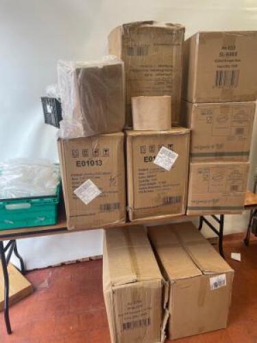 Large Quantity of Takeaway Consumables to Include: 1500 x Burger Boxes, 1000 x Hot Dog Clam Boxes & Approx 4000 x Hinge Pot Lids (2oz) (As Pictured/Viewed).