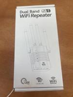 Duel Band Wifi 5 Wifi Repeater. Boxed.