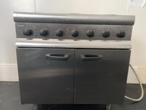 Lincat 2 Door 6 Ring Electric Cooking Range, Size H90cm x W90cm x D60cm.