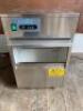 Polar Counter Top Ice Machine, Model T316. Size H62cm x W38cm x D47cm. - 2