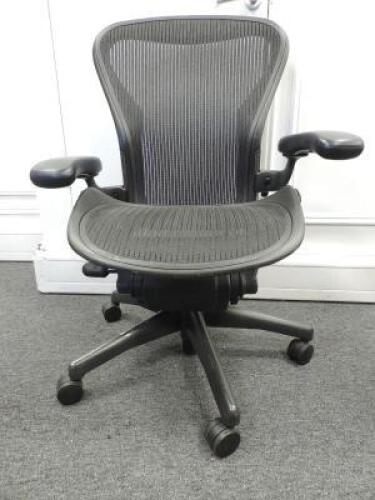 Herman Miller Aeron Ergonomic Adjustable Mesh Office Chair in Graphite Grey with Adjustable Arm Rests & Leather Padded Arm Caps, Size B.