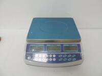 T-Scale, Model QHC-6, Capacity 6kg. NO VAT ON THIS LOT, COLLECTION MONDAY 18TH & TUESDAY 19TH OCTOBER 2021 ONLY!