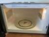 Russell Hobbs 700w Microwave Oven, Model RHM1714B. - 3