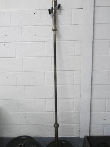 Jordon 150lb Olympic 7ft Weightlifting Bar Bell with End Clips.