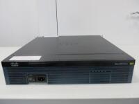 Cisco 2900 Series Integrated Services Router, Model 2921.