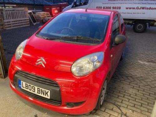LB09 BNK: Citroen C1 VT 5 Door Hatchback,Petrol, 998cc, Mileage 49683, MOT'd until 10th May 2022, 1 Owner From New. Comes with 2 Keys, V5 Document & Hand Book.