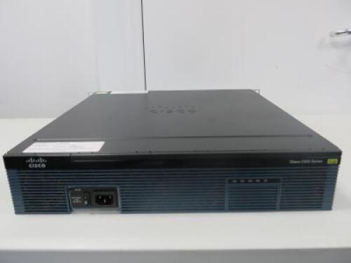 Cisco 2900 Series Integrated Services Router, Model 2921.