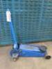 2 Tonne Car Trolley Jack. NOTE: handle complete.